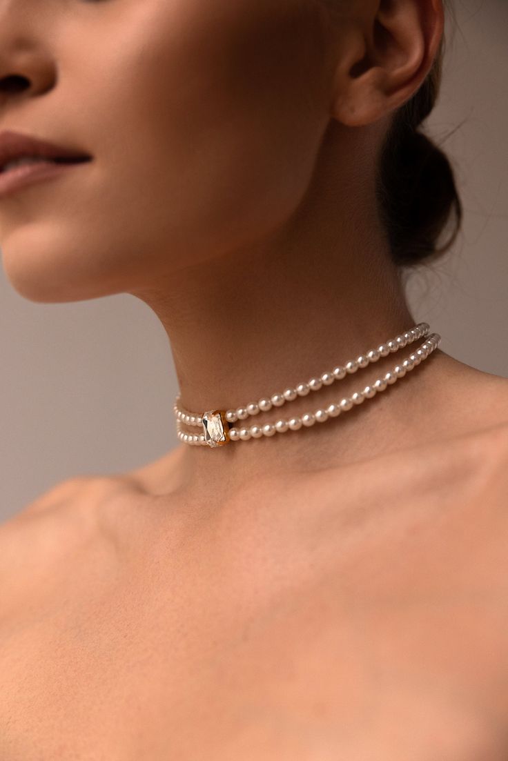 Bridal Pearl Choker Necklace, Crystal Pearl Necklace, Elegant Minimalist Jewelry, Pearls Necklace Designs, Evening Pearl Necklace, Bride Choker Necklace, Wedding Pearl Choker, Elegant Choker Necklace For Anniversary, Sweetheart Neckline Necklace