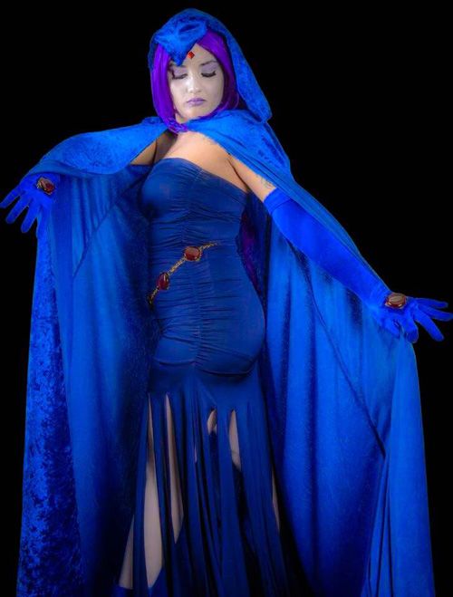 Raven Cosplay : Lady Annaka Cosplay looks beautiful in her original ...