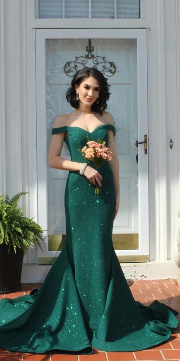 Green Wedding Dresses For Non-Traditional Bride ★ #bridalgown #weddingdress Dark Green Wedding Dress The Bride, Emerald Green Wedding Dress, Choose Wedding Dress, Dark Green Prom Dresses, Non White Wedding Dresses, Green Wedding Dresses, Ruffle Prom Dress, Wedding Dress Guide, Green Dresses