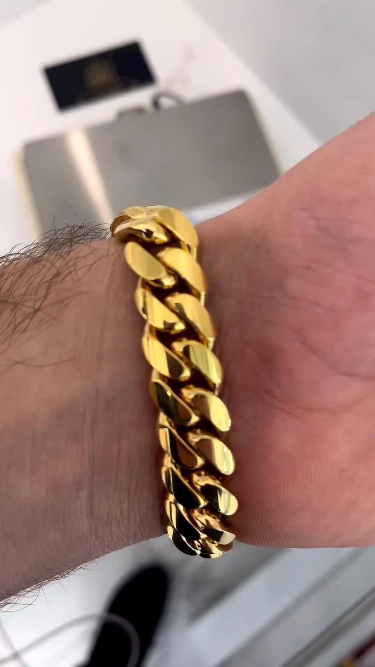 Worlds biggest gold bracelet [Video] | White gold rings, Mens bracelet ...