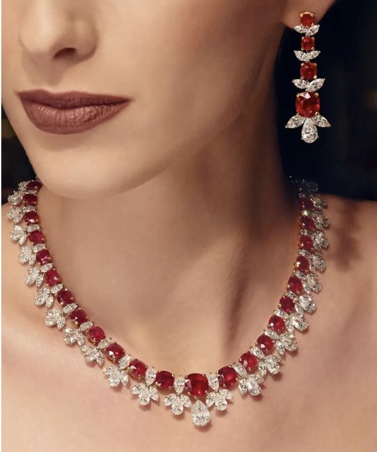 Fall Wigs, Ruby Necklace Designs, Ruby Diamond Necklace, Ruby Jewelry Necklaces, Western Necklace, Ruby And Diamond Necklace, Ruby Jewellery, Burmese Ruby, Beautiful Beaded Jewelry