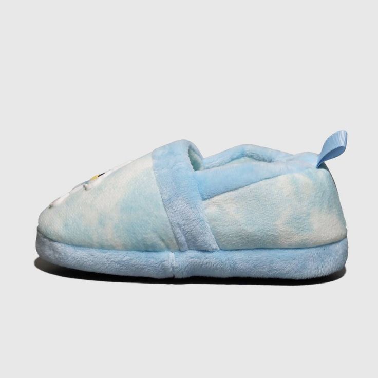 The perfect blend of comfort and style for your little one, these Toddler Bluey Cloud Slippers - Blue is great to relax or play while at home. These slippers are a delightful choice for young adventurers and bluey enthusiasts alike. It features a padded footbed and a textured sole to prevent slips. Casual Light Blue Slip-on Slippers, Blue Cozy Slippers For Winter, Soft Blue Winter Slippers, Blue Non-slip Casual Slippers, Cute Blue Non-slip Slippers, Comfortable Soft Blue Slippers, Blue Comfy Slippers With Round Toe, Comfortable Blue Indoor Slippers, Soft Blue Indoor Slippers