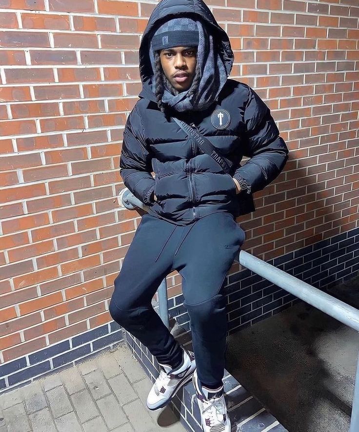 London Drip💧 on Instagram: “Venting��💨 Follow @lndndrips - #Fashion #Style #OOTD #InstaFashion #Vintage #FashionBlogger #Fashionista #StreetStyle #Stylish #InstaStyle” Uk Winter Drip, Winter Puffer Coats, Winter Drip, Uk Drip, Jackets Fashion Casual, Winter Puffer Coat, Puffer Coats, Fur Collar Jacket, Zip Up Vest