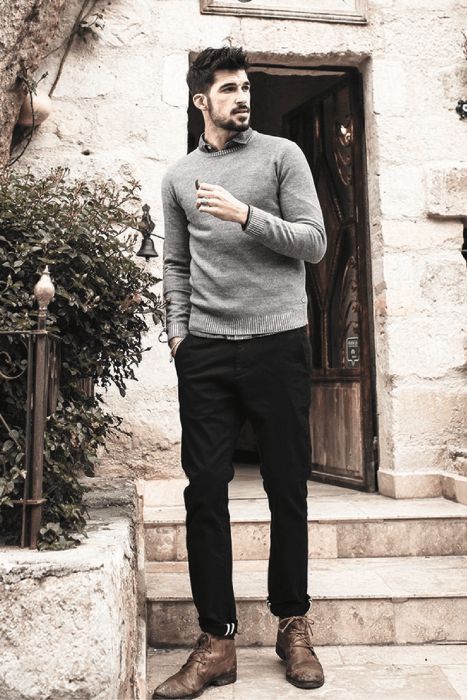 How To Wear Boots For Men - 50 Style And Fashion Ideas Men’s Knit Sweater Outfit, Tech Guy Outfit, Mens Grey Sweater Outfit, Mens Fashion 30 Year Old, French Guy Style, French Men Fashion, Grey Sweater Outfit Mens, French Style Men, Grey Sweater Men