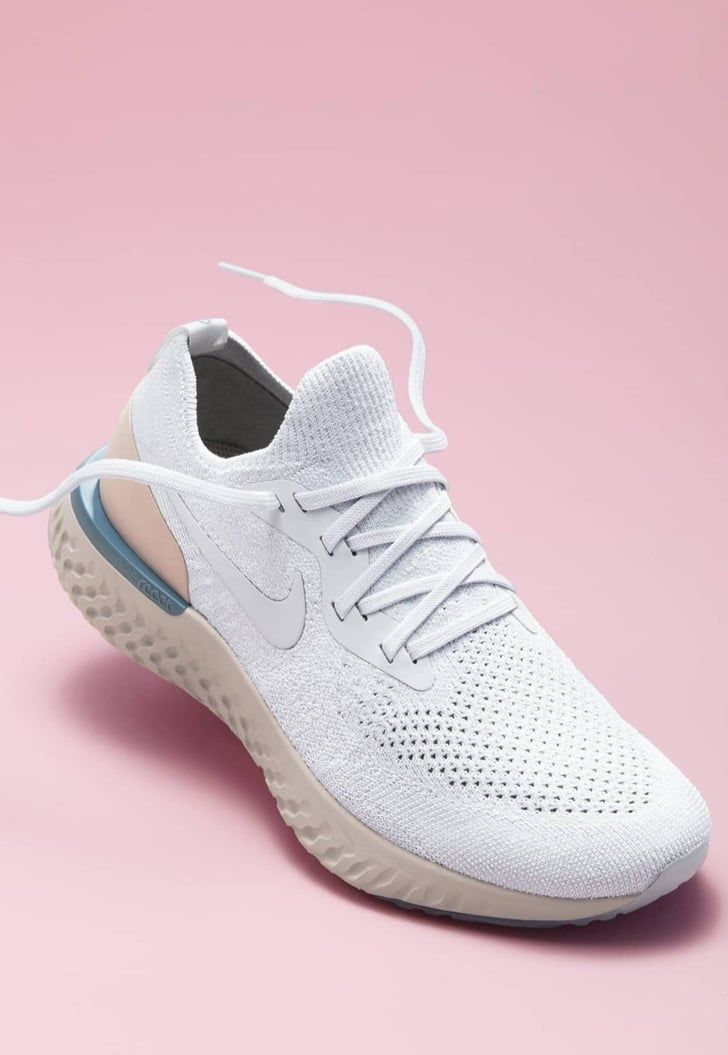 11 Cool Running Shoes We’re Buying Just in Time for the New Year Cool Running Shoes, Urban Sport, Best Running Shoes, Workout Shoes, Shoes Ladies, Womens Shoes High Heels, Air Zoom, Shoes Brand, Nike Air Zoom