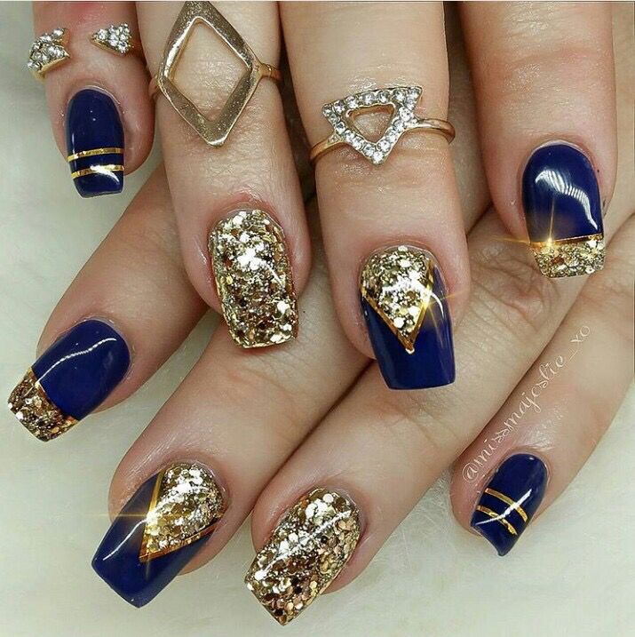 30 Glittery Nail Art Designs Gold acrylic nails, Gold nail designs