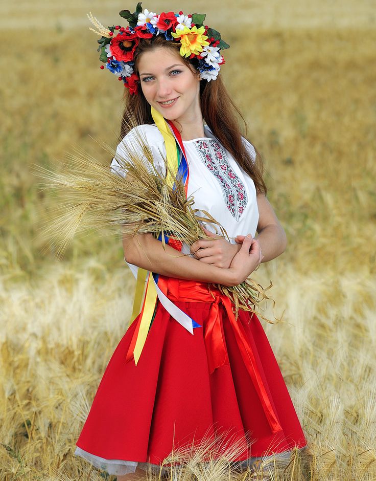 ukrainian dress Russian Traditional Dress, Ukraine Clothing, Russian Traditional Clothing, Russian Dress, Unusual Beauty, Russian Clothing, Ukrainian Clothing, Ukrainian Dress, Light Summer Dresses