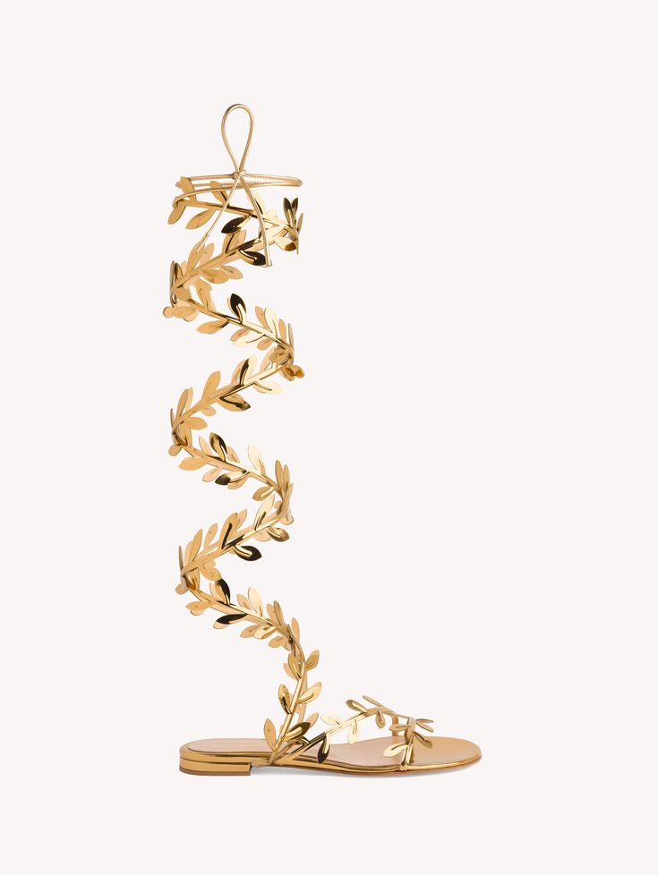 Buy FLAVIA GLADIATOR for USD 1995.00 | Gianvito Rossi United States Elegant Gold Leather Lace-up Sandals, Gladiator Shoes, Men Shoes Formal, Women's Flat Shoes, End Of An Era, Sandals Flat, Mirror Effect, Fancy Shoes, Flat Boots