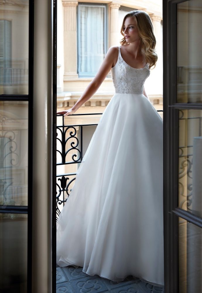 caroline-castigliano-wedding-dresses-9-09282018-km - MODwedding | Ball gowns wedding, Wedding dresses, Wedding dress shopping