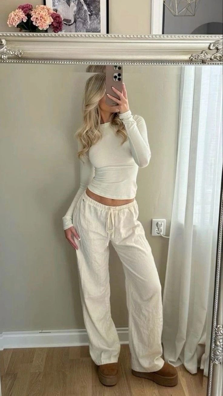 Clean Girl Outfit, Clean Girl Outfits, Mode Zara, Outfit Inspo Casual, Stockholm Style, Vanilla Girl, Clean Girl Aesthetic, Stockholm Fashion, Girl Fits