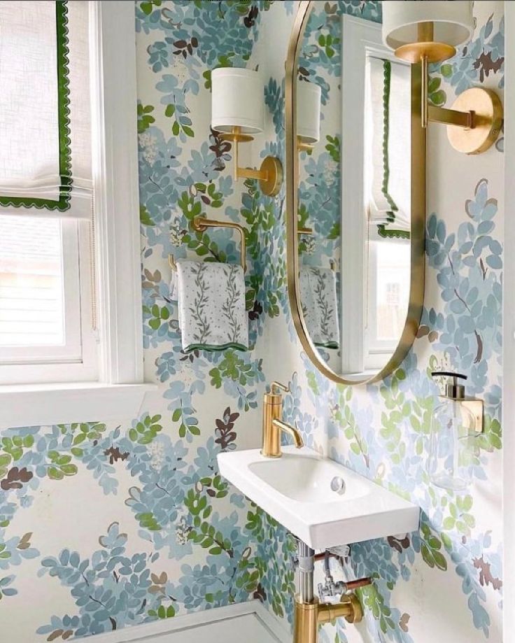 LOVELY Timeless Wallpaper: Classic, Elegant, & Traditional Interiors ...