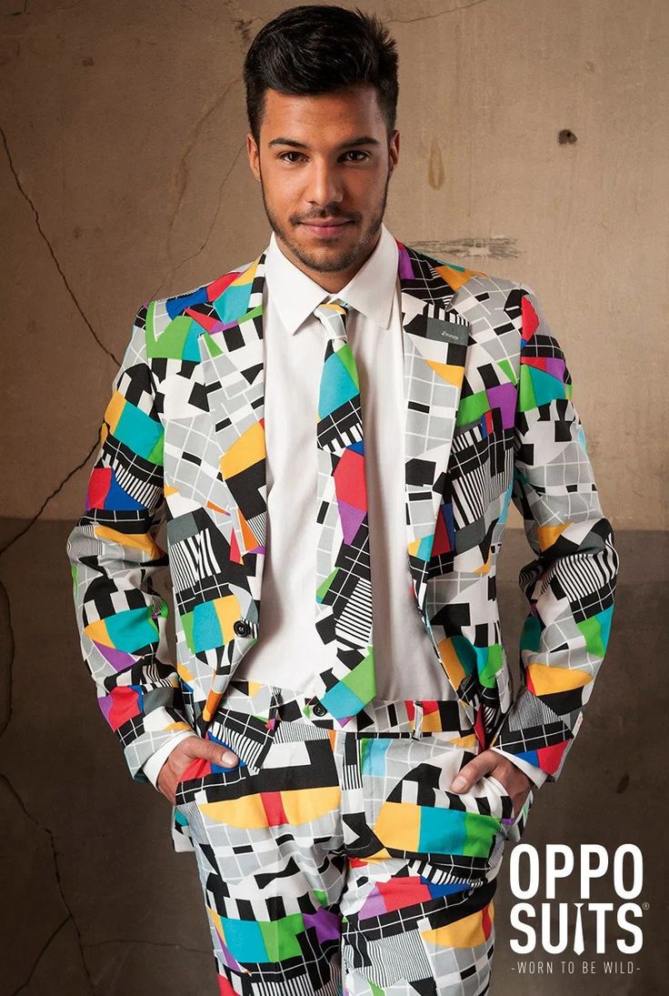 Someone get married in one of these wild suits! Dapper Bride, 80s Mens Fashion, Retro Suits, Chique Outfit, Casual Attire For Women, Wedding Outfit Men, Line Jackets, Formal Looks, Suit And Tie