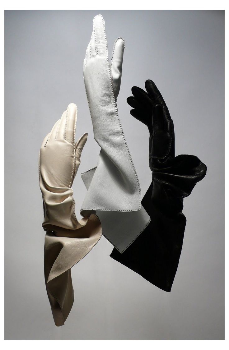 #hand #gloves #fashion #handglovesfashion Hand Gloves Fashion, Prom Costume, Women Gloves, Evening Gloves, Fur Gloves, Fashion Gloves, Gloves Fashion, Elsa Schiaparelli, Vintage Gloves