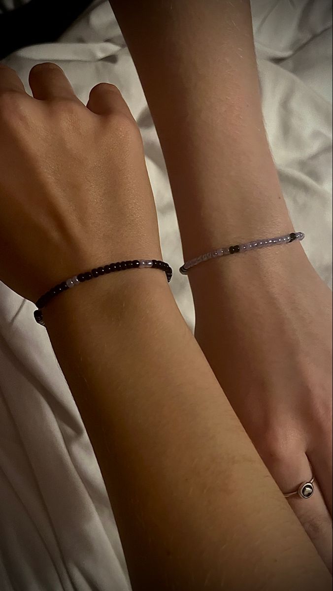 Make A Bracelet For Boyfriend, Couple Bracelets Aesthetic Diy, Make Bracelets Aesthetic, Aesthetic Bf Gifts, Bracelet To Make Boyfriend, Braclets Ideas Beaded Matching, Guy Beaded Bracelets, Boyfriend Gifts Jewelry, Bracelets For Your Boyfriend