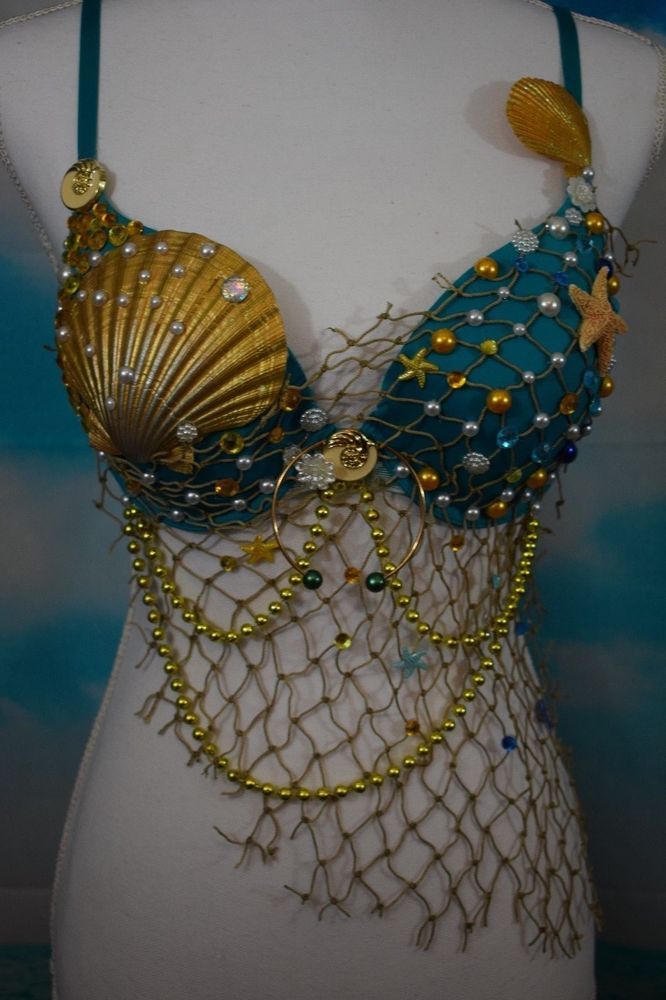 Mermaid SeaShell top Bra, Rave top,mermaid bra,mermaid costume top,seashell bra #Handmade Mermaid Top Costume, Mermaid Shell Top, Siren Costume, Seashell Bra, Princess Warrior, Mermaid Halloween Costumes, Shell Bra, Costume Bra, Mermaid Parade