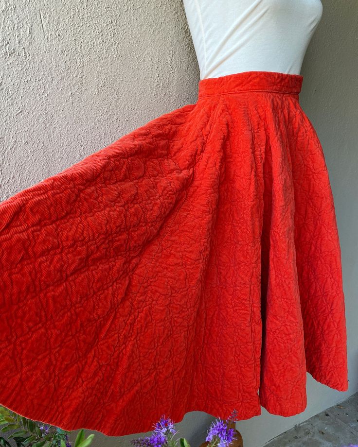 "Awesome corduroy skirt with quilted pattern. Such a show stopper and great pop of color. Bright poppy orange.  Zip up and button closure on side.  --- Condition: Great vintage condition.  --- Size: XSno tags.  Measurements:  Waist: fits 22/23\" waist  Length: 29\"  --- @bluehoneyshop" Terracotta Corduroy Skirt, High Waist Corduroy Skirt With Pockets, Orange Corduroy Skirt, Orange Relaxed Lined Skirt, Corduroy Mini Skirt With Button Closure, Bright Skirt, Quilted Skirt, Beautiful Belts, Corduroy Skirt