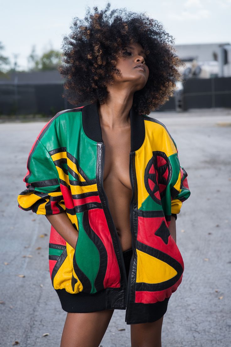 Cooyah the official reggae clothing brand, spreading good vibes through Caribbean culture and fashion since 1987. ❤️💛💚 •Model: Migdania Banhan •Photography: Roaming Photo Studio #90sfashion Reggae Party Outfit, Look Reggae, Reggae Outfit Women, Reggae Outfit, Dancehall Fashion, Dancehall Outfits, Afro Punk Outfits, Reggae Fashion, Jamaica Girls