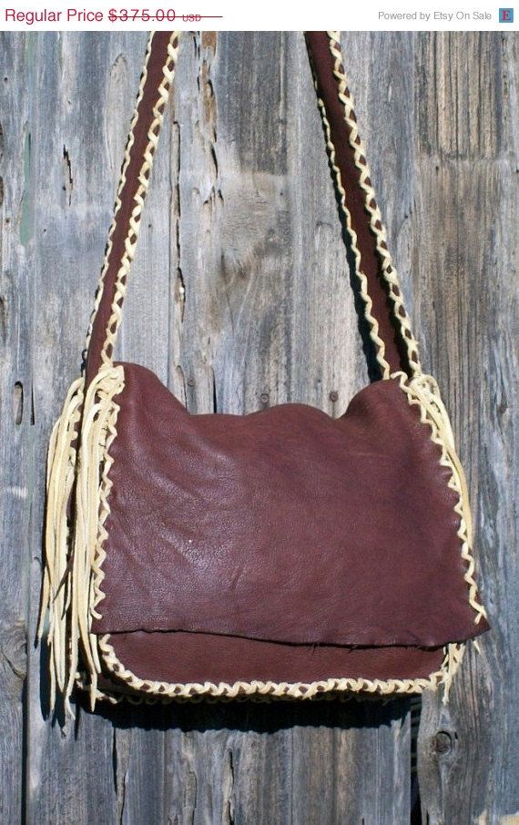 ON SALE Fringed leather messenger bag Buckskin by thunderrose, $281.25 Large Leather Handbags, Messenger Bag Leather, Leather Laptop Bag, Handbag Leather, Leather Laptop, Leather Messenger Bag, Boho Bag, Support Handmade, Leather Messenger