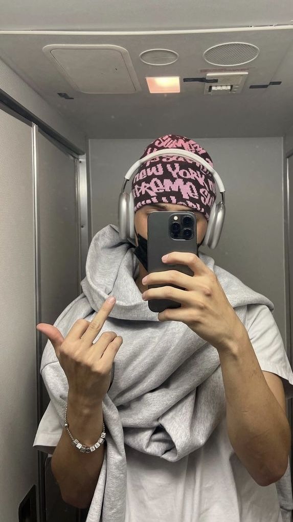 Air Pods Max 🎧 Air Pods Max, Sleek Watch, Beanie Outfit, Airpods Max, Instagram Jewelry, Streetwear Accessories, Mens Outfit Inspiration, Mirror Pic, Air Pods