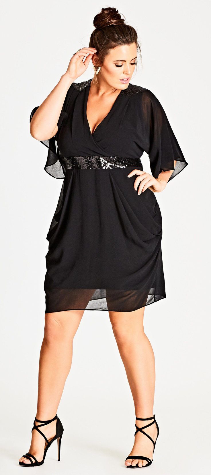 45 Plus Size Wedding Guest Dresses with Sleeves - Plus Size Cocktail Dresses - alexawebb.com #weddingcocktaildress Gaun Koktail, Best Formal Dresses, Plus Size Wedding Guest Dresses, Special Event Dresses, Gaun Fashion, Look Plus Size, Plus Size Cocktail Dresses, Plus Size Party Dresses, Curvy Dress