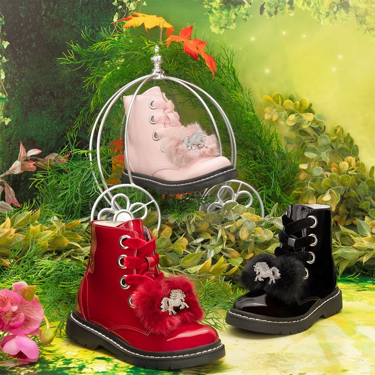 Shop Lelli Kelly Fiocco Di Neve boot. This boot arrives in a shiny black patent upper sat on a rubber outsole to keep them secure. Side zip keeps it easy while the suede laces, faux fur pom pom and unicorn details at the front complete the look. 🦄 #LelliKelly #boots #winter #autumn #kids #fashion #outfit #shoes #designershoes #streetstyle #kidswear #footwear #unicorn #fairywings Lelli Kelly, Princess Letizia, Butterfly Kids, Princess Charlene, Boots Winter, Faux Fur Pom Pom, Fairy Wings, Sorel Winter Boot, Suede Lace