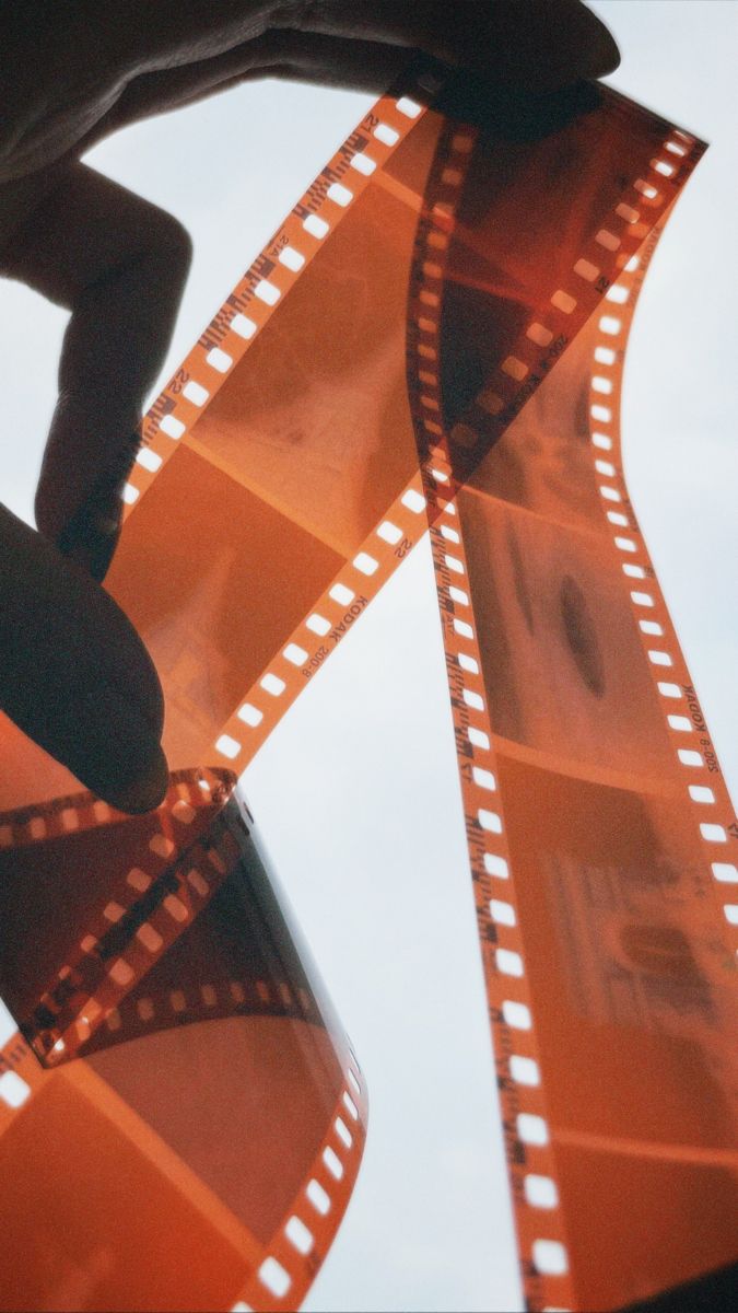 Film photography travel paris Grell Sutcliff Aesthetic, Netflix Office, Valentines Day Collage, Paris Film, Netflix Aesthetic, Next Wallpaper, Grell Sutcliff, Fyp Aesthetic, Best Kisses