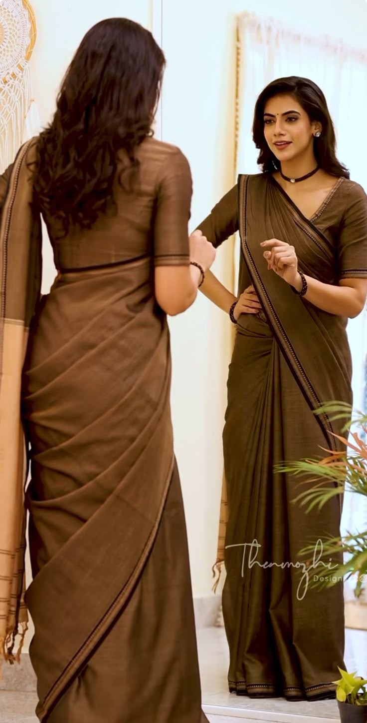 Saree Ideas For Office, Golden Colour Saree With Contrast Blouse, Blouse Design For Teachers, Formal Sarees Office, Office Dresses For Women Indian, Sarees For Interview, Ias Saree Look, Saree Office Wear, Upsc Interview Saree