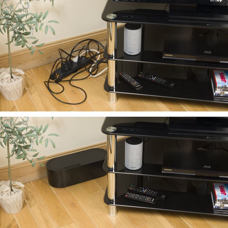 there are two pictures of the same tv stand