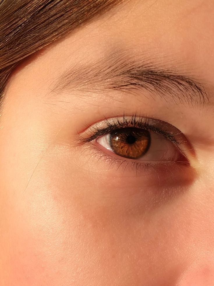 Brown eyes in the sun😍😍😍 Brown Eyes Close Up, Honey Brown Eyes Aesthetic, Pretty Brown Eyes Aesthetic, Brown Eyes In The Sun, Brown Eye Color, Honey Brown Color, Honey Eyes, Brown Eyes Aesthetic, Bentuk Alis