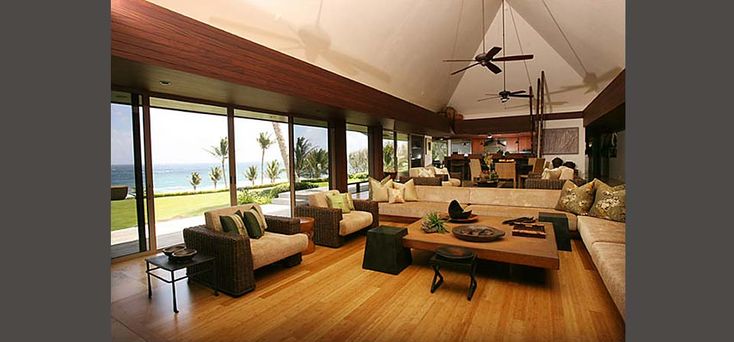 Gary Tobey Aliamanu Residence Tropical Living Room, Feature Wall Design, Hawaiian Homes, Sunken Living Room, Tropical Living, Rich Home, Hawaii Homes, On The Ocean, Celebrity Houses