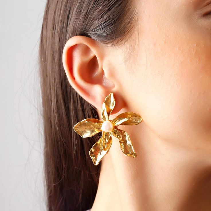 Gold Plated Earrings We use 18-24k Gold on Our Jewellery Our Whole Collection Made by Hand Free Nickel Big Gold Earrings, Hop Earrings, Gucci Earrings, Big Stud Earrings, Artificial Jewelry, China Bowl, Silver Flower Earrings, Floral Studs, Gold Statement Earrings