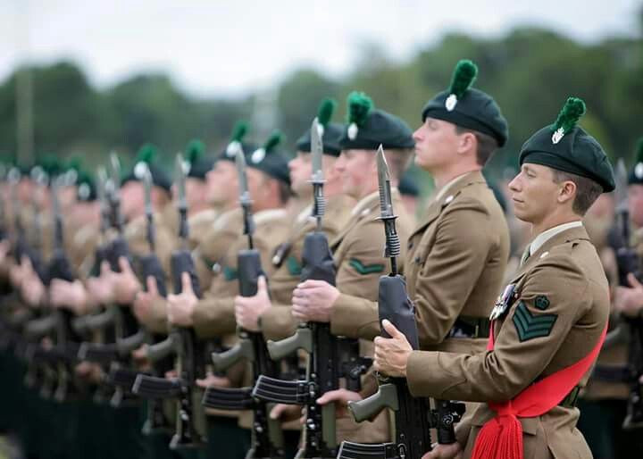 1st Battalion Royal Irish Regiment Guard Uniform, British Armed Forces, British Soldier, Nice Pictures, Military Uniforms, Army Uniform, British Army, Public Service, Military Uniform