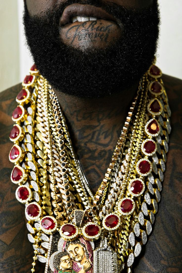 Rick Ross Rozay Gold chain Rich forever Wrestling Gear, Rapper Jewelry, Real Hip Hop, Expensive Jewelry Luxury, Hip Hop Art, Bronze Earrings, Gold Chains For Men, Gold Chain Jewelry, Dope Jewelry