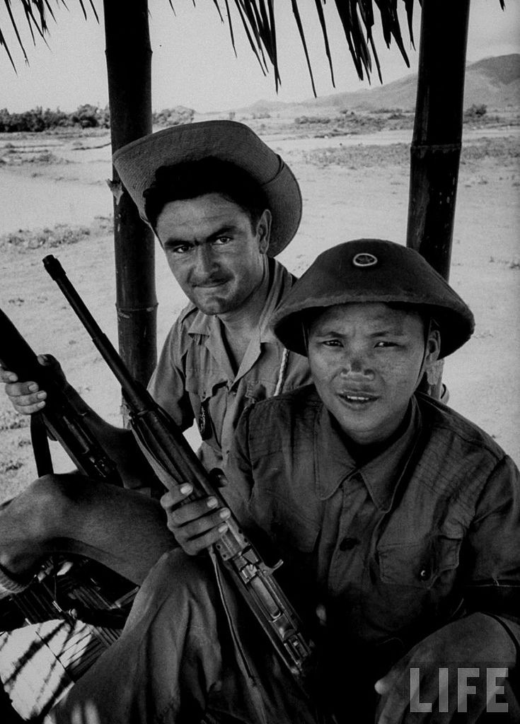 French soldier and Vietnamese soldier on guard during the peace talks. July 1954 | by manhhai Bay Of Pigs, Viva Cuba, Cuban Revolution, Ernesto Che Guevara, Cuban Missile Crisis, Ernesto Che, Fidel Castro, World History, Cambodia