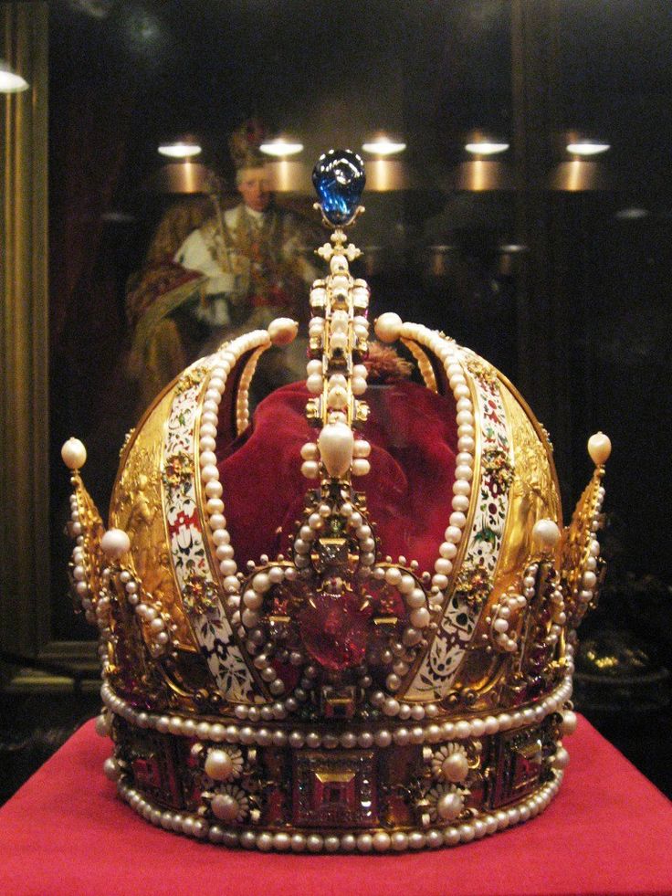 The Crown of the Austrian Empire St Edward's Crown, Crown Imperial, Austrian Empire, Imperial Crown, Tiaras Jewellery, Royal Crowns, Royal Tiaras, Crown Hat, Royal Jewels