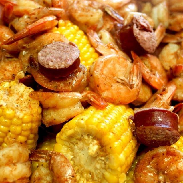 shrimp and corn on the cob with sausage