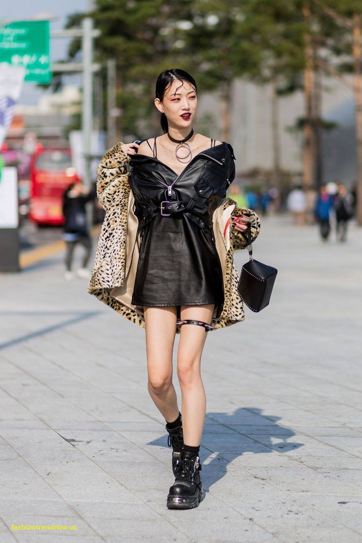 The Best Street Style From Seoul Fashion Week Seoul Fashion Week Street Style, Choi Sora, Sora Choi, Korean Fashion Fall, Dresses By Style, Estilo Harajuku, Long Hair Ideas, Korean Fashion Winter, Fashion Week Outfit