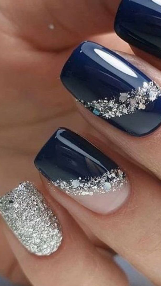 Navy And Silver Nails, Blue Wedding Nails, Dresses Ankara, Blue And Silver Nails, Maquillage Yeux Cut Crease, Silver Nail Designs, Navy Blue Nails, Fall Acrylic Nails, Blue Nail Designs