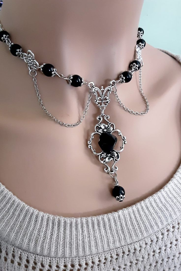 Victorian Era Fashion, Obsidian Necklace, Silver Link Chain, Cottagecore Fashion, Victorian Vintage, Witchy Jewelry, Protection Stones, Victorian Era, Link Chain