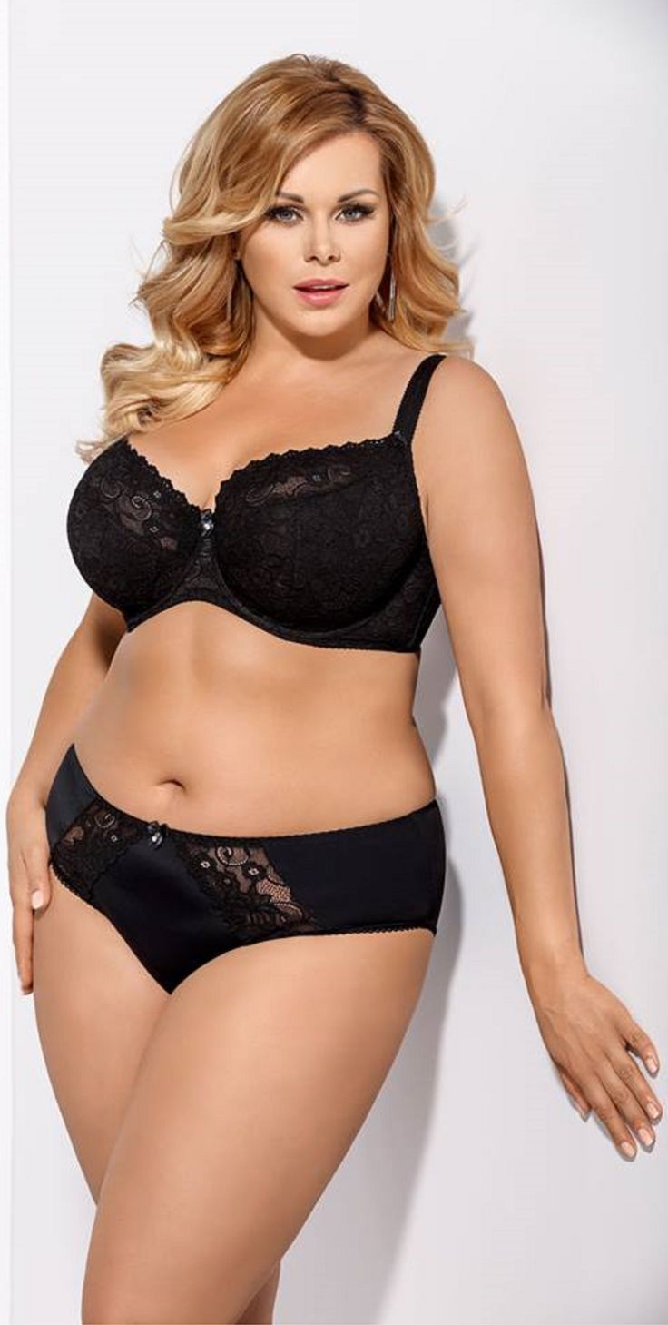 Revealing Dresses, Low Cut Blouses, Black Lace Bra, Plus Size Models, Plus Size Bra, Womens Bras, Bras And Panties, Plus Size Lingerie, Lace Bra