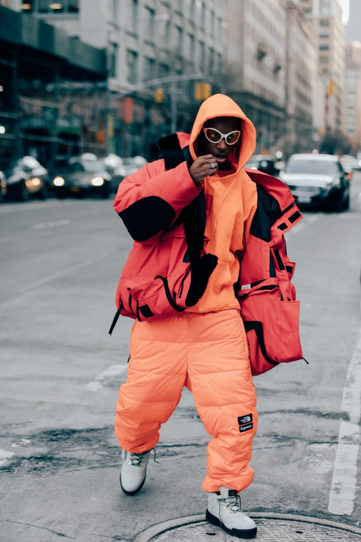 The Best Street Style from New York Fashion Week: Men's Photos | GQ Vans Converse, Streetwear Mode, Hipster Man, Paris Mode, The Best Street Style, Best Street Style, Men Street, Fashion Weeks, Cool Street Fashion