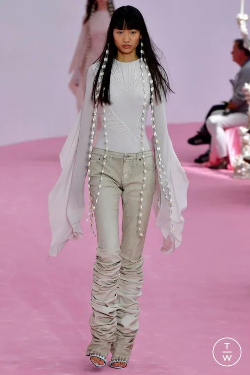 Spring Summer 2023 Fashion, Paris Fashion Week 2016, 2023 Fashion Trends, Acne Studio, Runway Outfits, Fashion Layout, Spring Summer 2023, Fashion Design Clothes, Summer 2023