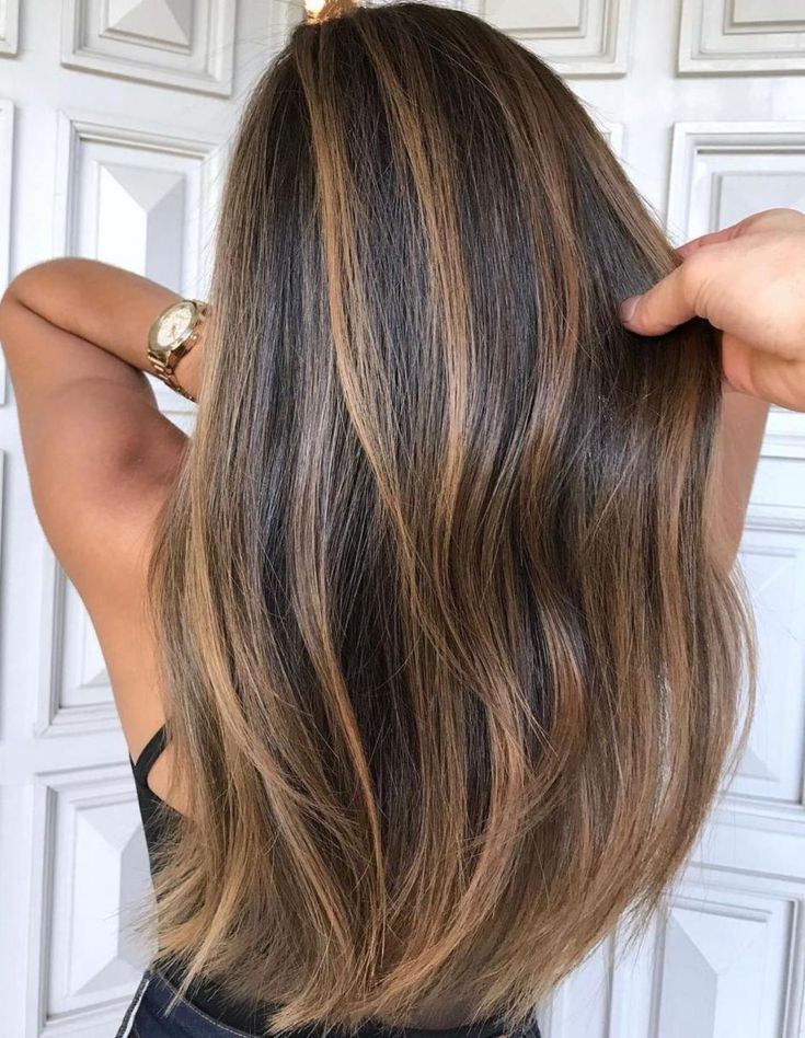 20 Natural-Looking Brunette Balayage Styles Highlights Brown Hair Balayage, Balayage Styles, Brown Hair With Caramel Highlights, Rambut Brunette, Highlights Balayage, Golden Blonde Highlights, Brunette Balayage, Caramel Hair, Brown Hair Balayage