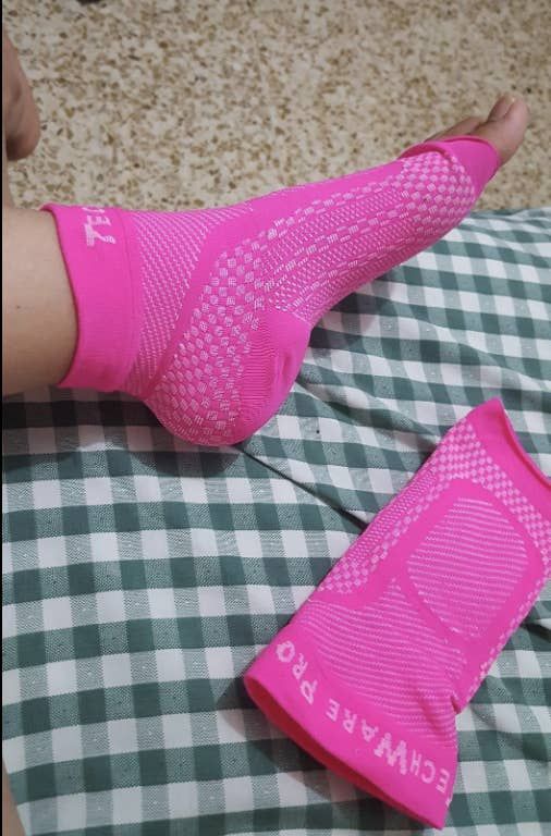 Shoes To Wear After Broken Ankle, Ankle Cast Outfits, What To Wear With A Leg Cast Outfit, Medical Boot Outfit, Walking Boot Cast Outfits, Broken Foot Outfit, Air Cast Boot Outfits, Leg Cast Outfit, Leg Cast Decorating Ideas