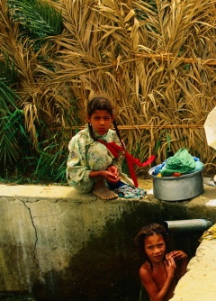 Africa: Siwa berber girls, Egypt. Siwa berbers are one of the oldest berber groups if not THE oldest berber group People Of The World, Egypt, Old Things