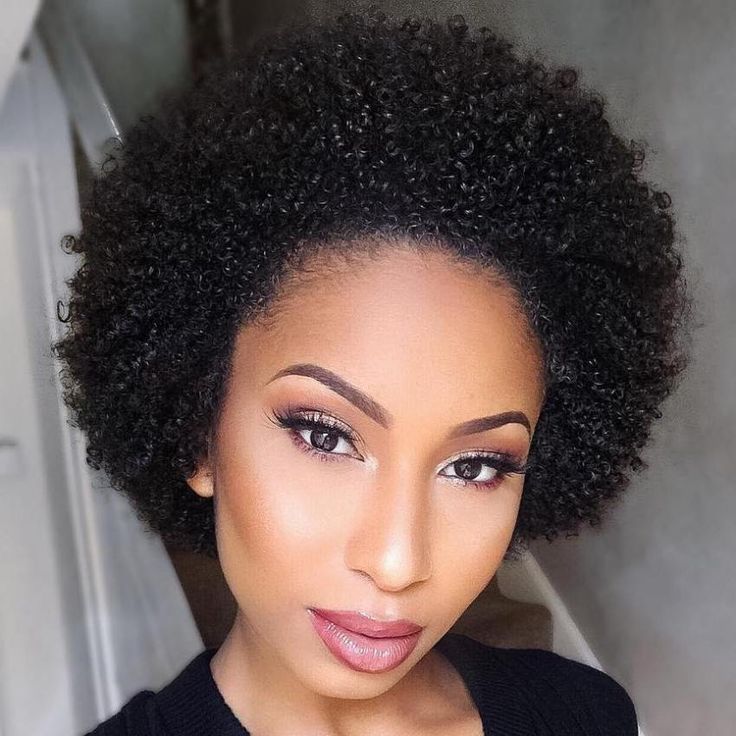 Short Afro Hairstyle Hairstyles For Afro Hair, Black Hair Hairstyles, Tiny Curls, Short Afro Hairstyles, Afro Natural, Short Afro, Natural Afro Hairstyles, Afro Style, Short Black Hairstyles