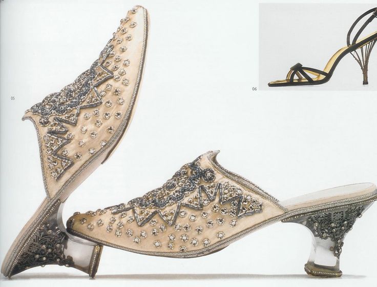 Salvatore Farragamo for the movie "Ever After". I've always wanted these shoes! 1800 Dresses, Cinderella Slipper, Indian Shoes, Cinderella Dress, Cinderella Story, A Cinderella Story, Glass Slippers, Cinderella Dresses, Fantasy Costumes