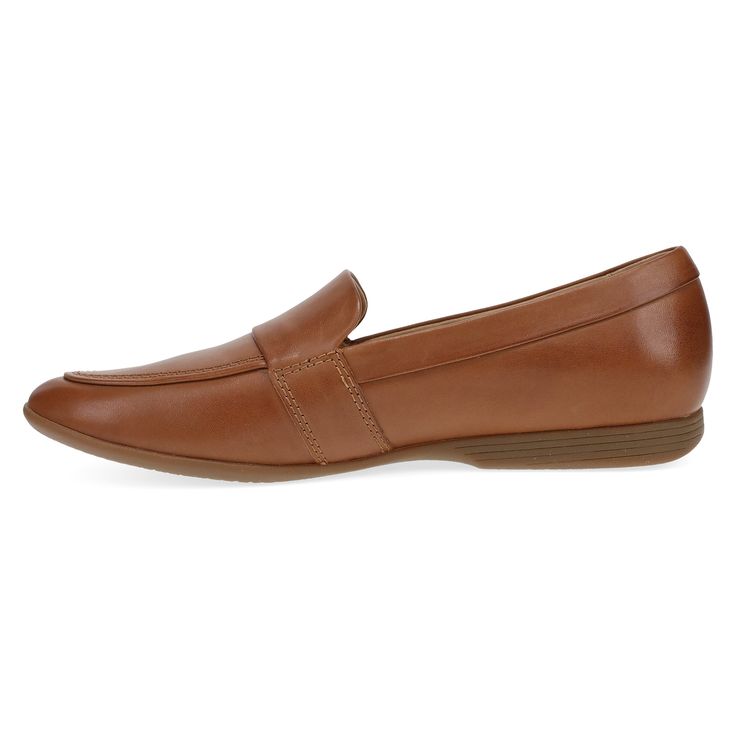 The timeless style of Linden adds all-day comfort and support to a refined loafer that's perfect for the office. Timeless Brown Loafers With Removable Insole, Brown Timeless Loafers With Removable Insole, Leather Shoes With Cushioned Footbed For Work, Leather Oxfords With Cushioned Footbed For Office, Elegant Brown Moccasins With Cushioned Footbed, Classic Slip-ons With Leather Footbed For Business Casual, Timeless Almond Toe Slip-ons For Work, Leather Moccasins With Cushioned Footbed For Work, Leather Workwear Moccasins With Cushioned Footbed