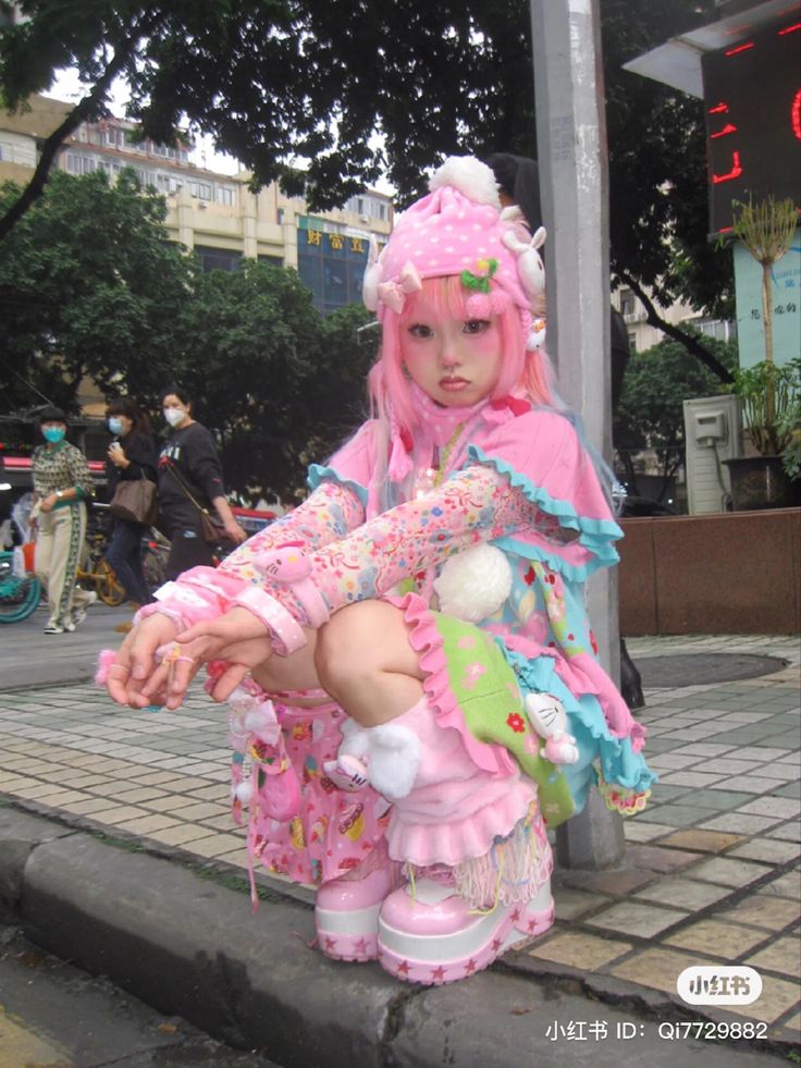 Decora Harajuku, Japanese Fashion Trends, Harajuku Decora, Kawaii Outfit Ideas, Estilo Harajuku, Kei Fashion, Harajuku Fashion Street, Harajuku Outfits, Gyaru Fashion