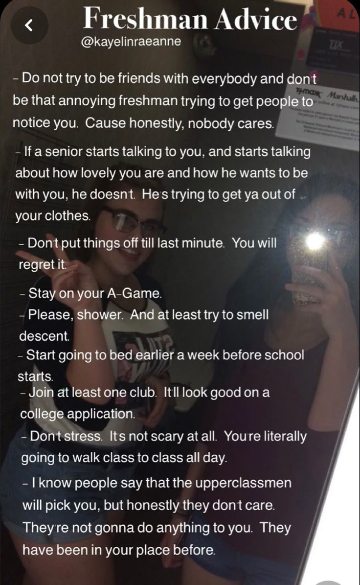 a woman taking a selfie in front of a mirror with the caption'freshman advice '